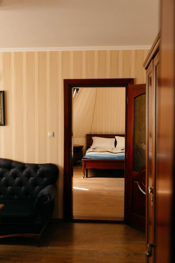 Chizay. Мала Гора Hotel Berehove  Exterior photo